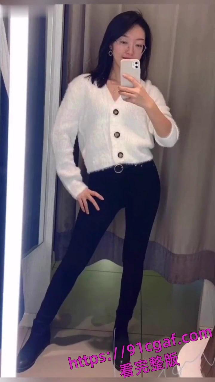 济南教师张雪出轨奸夫，被奸夫艹得大呼：“我就要你操我，快射我嘴里”