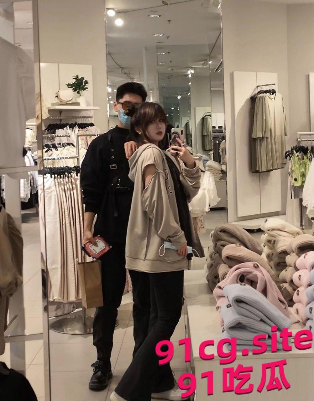 山东服装职业学院为爱冲锋的勇士 疑似女友王佳颖私密视频流出