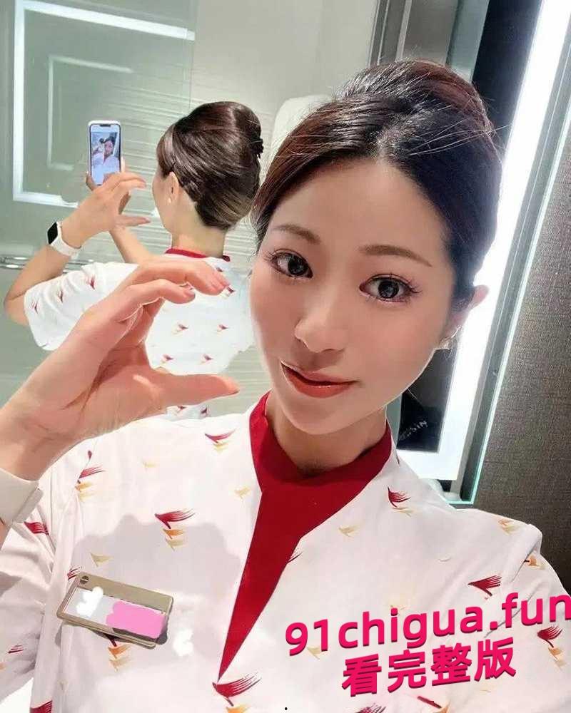 空姐偷情闺密老公 表面高雅空姐 私下却和闺蜜同吃肉棒！#空姐#制服#闺蜜绿帽